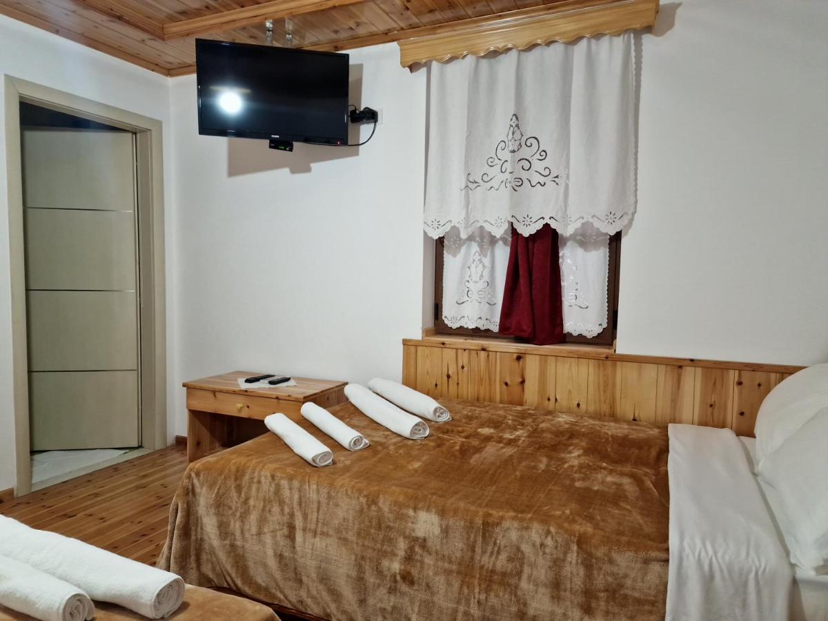 Hotel Domino Gjirokastër Exterior foto