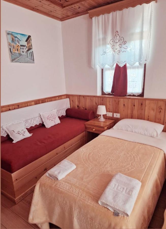 Hotel Domino Gjirokastër Exterior foto