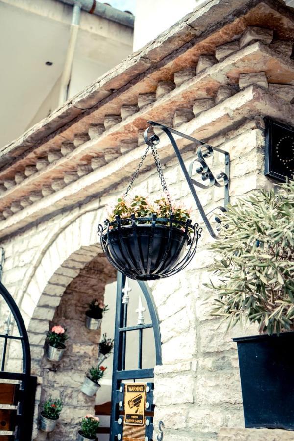 Hotel Domino Gjirokastër Exterior foto